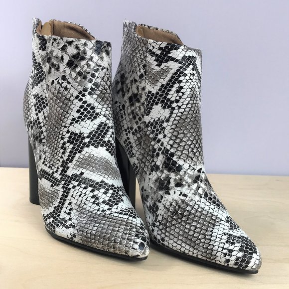 qupid snakeskin boots